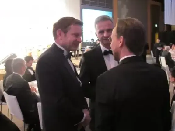Thomas Köhler im Gespräch mit Bundespräsident Didier Burkhalter und Edgar Dörig über zu Fuss durch Japan
